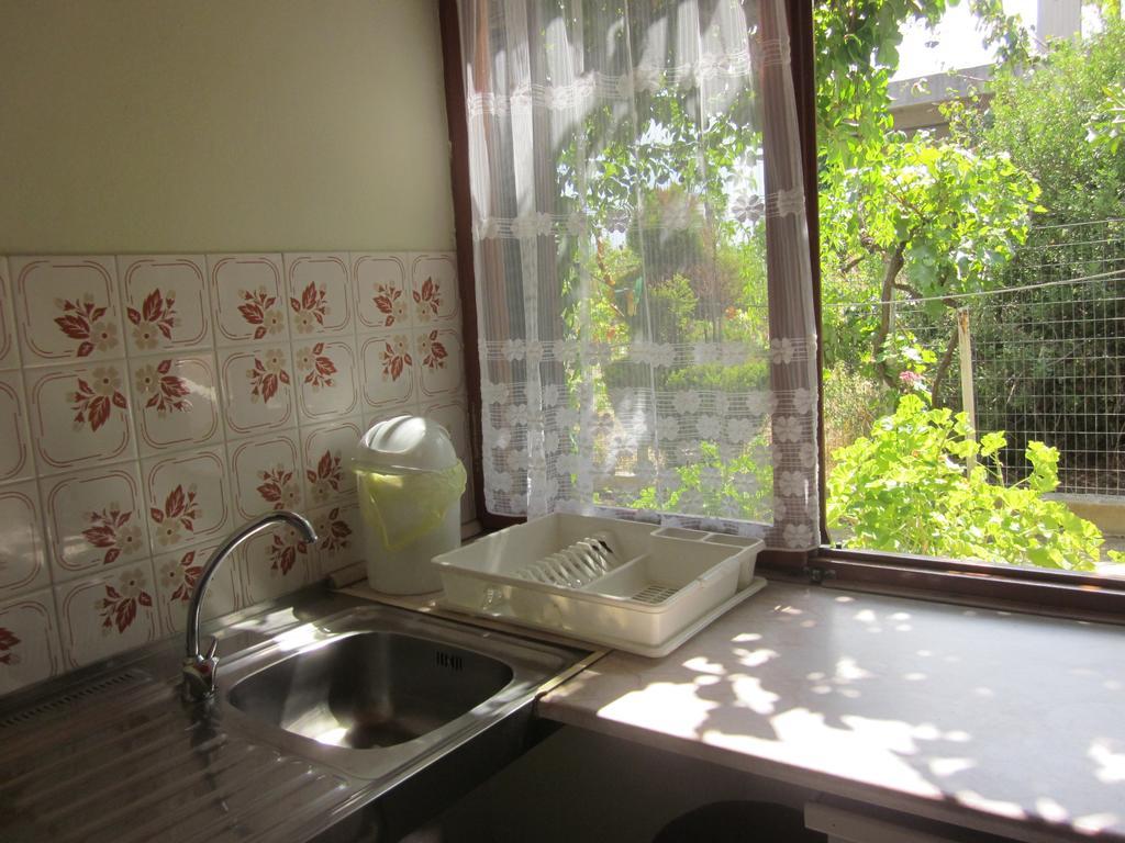 Tina Rooms Gialtra Exterior photo