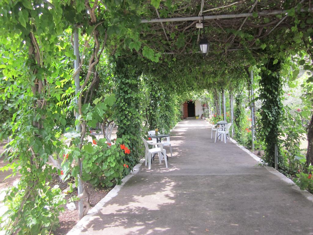 Tina Rooms Gialtra Exterior photo